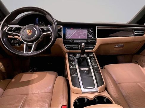 Used 2020 Porsche Macan w/ Premium Package Plus AWD/4WD image 18