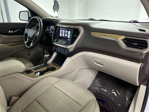 Certified 2017 GMC Acadia Denali w/ Technology Package image 30