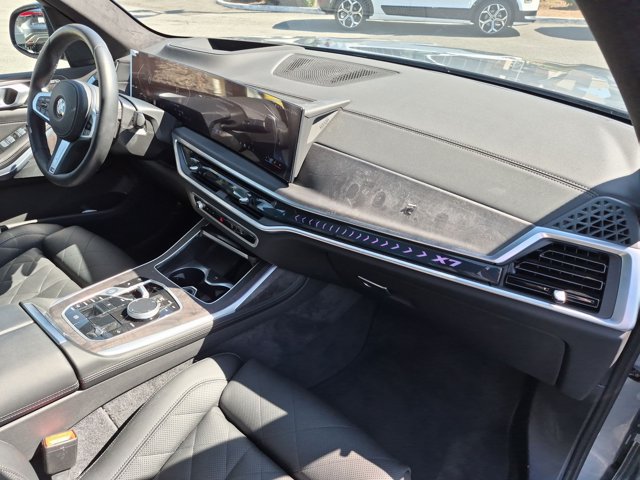 Used 2025 BMW X7 xDrive40i w/ M Sport Package AWD/4WD image 24
