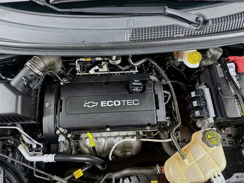 Used 2018 Chevrolet Sonic LT image 30