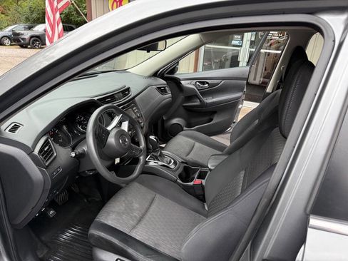 Used 2017 Nissan Rogue S image 8