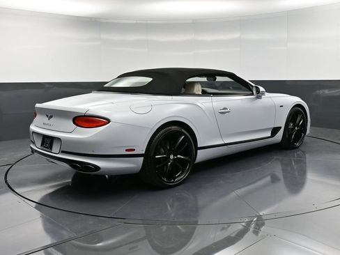 Used 2024 Bentley Continental GT image 8