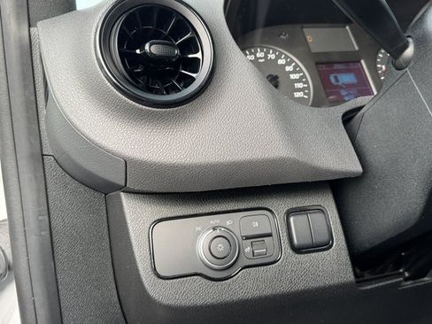 Used 2023 Mercedes-Benz Sprinter 2500 image 19