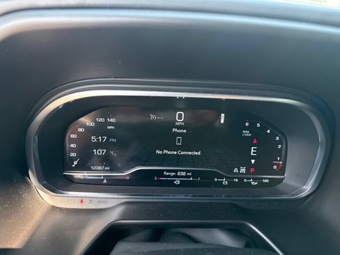 Used 2024 GMC Yukon AT4 w/ Technology Package AWD/4WD image 23
