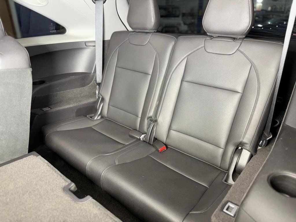 Used 2017 Acura MDX w/ Technology Package AWD/4WD image 29