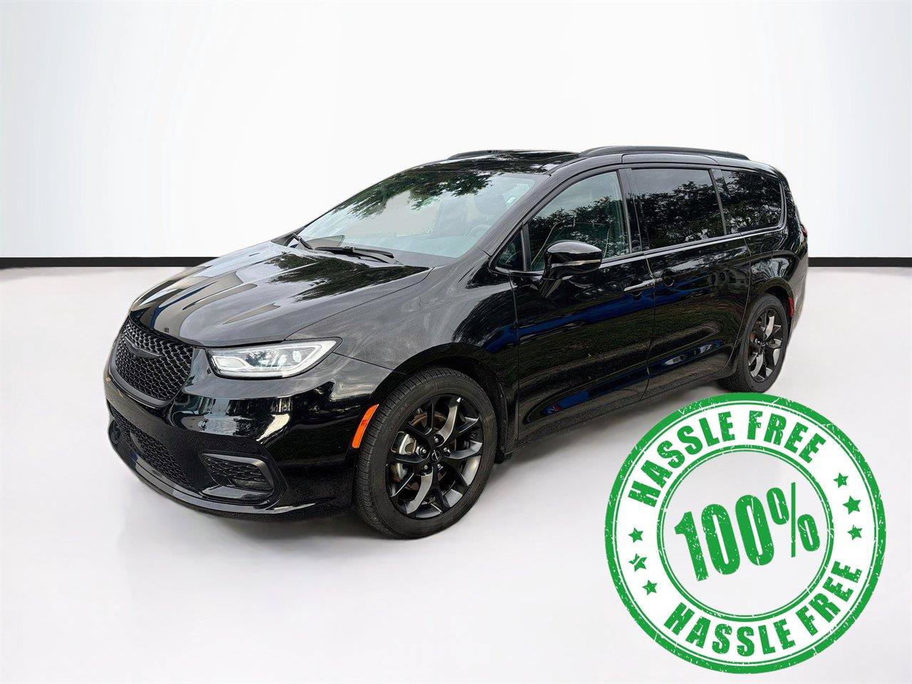Used 2025 Chrysler Pacifica Limited FWD image 3