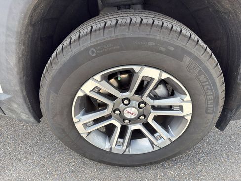 Used 2025 GMC Terrain Elevation AWD/4WD image 12