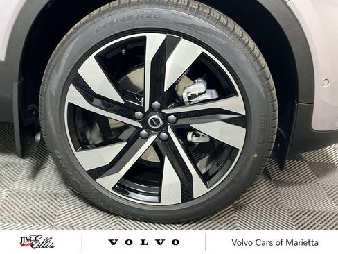 New 2026 Volvo XC40 B4 Plus w/ Climate Package image 17