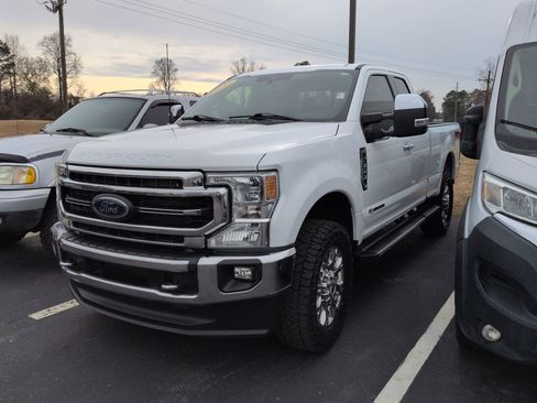 Used 2022 Ford F350 Lariat w/ Chrome Package image 3