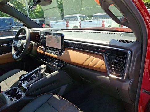 Used 2025 GMC Canyon AT4 w/ Nightfall Edition AWD/4WD image 27