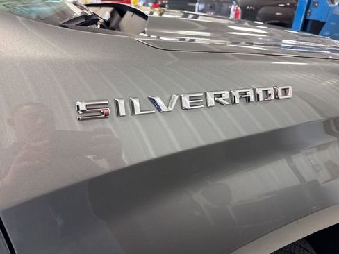 Used 2025 Chevrolet Silverado 1500 LTZ AWD/4WD image 41