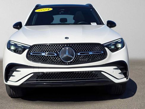 Used 2024 Mercedes-Benz GLC 300 4MATIC image 9