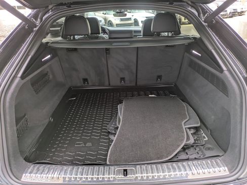 Used 2019 Audi Q8 Premium Plus w/ Premium Plus image 31