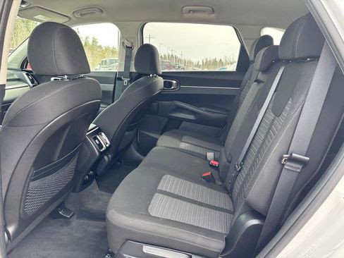 Used 2023 Kia Sorento LX image 11