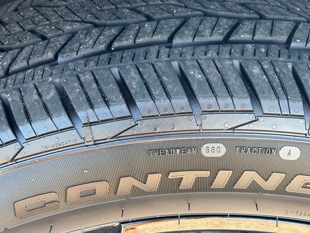 Used 2026 Chevrolet Traverse RS w/ LPO, Floor Liner Package AWD/4WD image 32