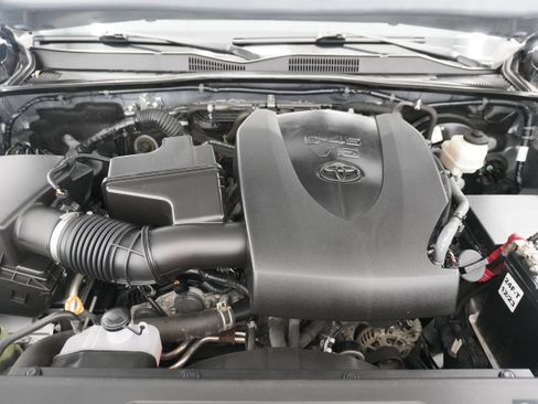 Used 2019 Toyota Tacoma SR5 image 27