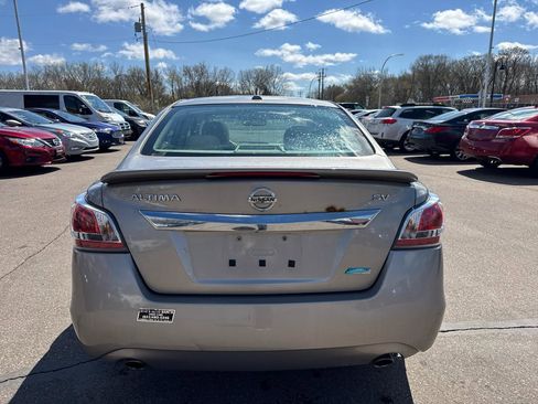 Used 2014 Nissan Altima 2.5 SV w/ Convenience Package image 6