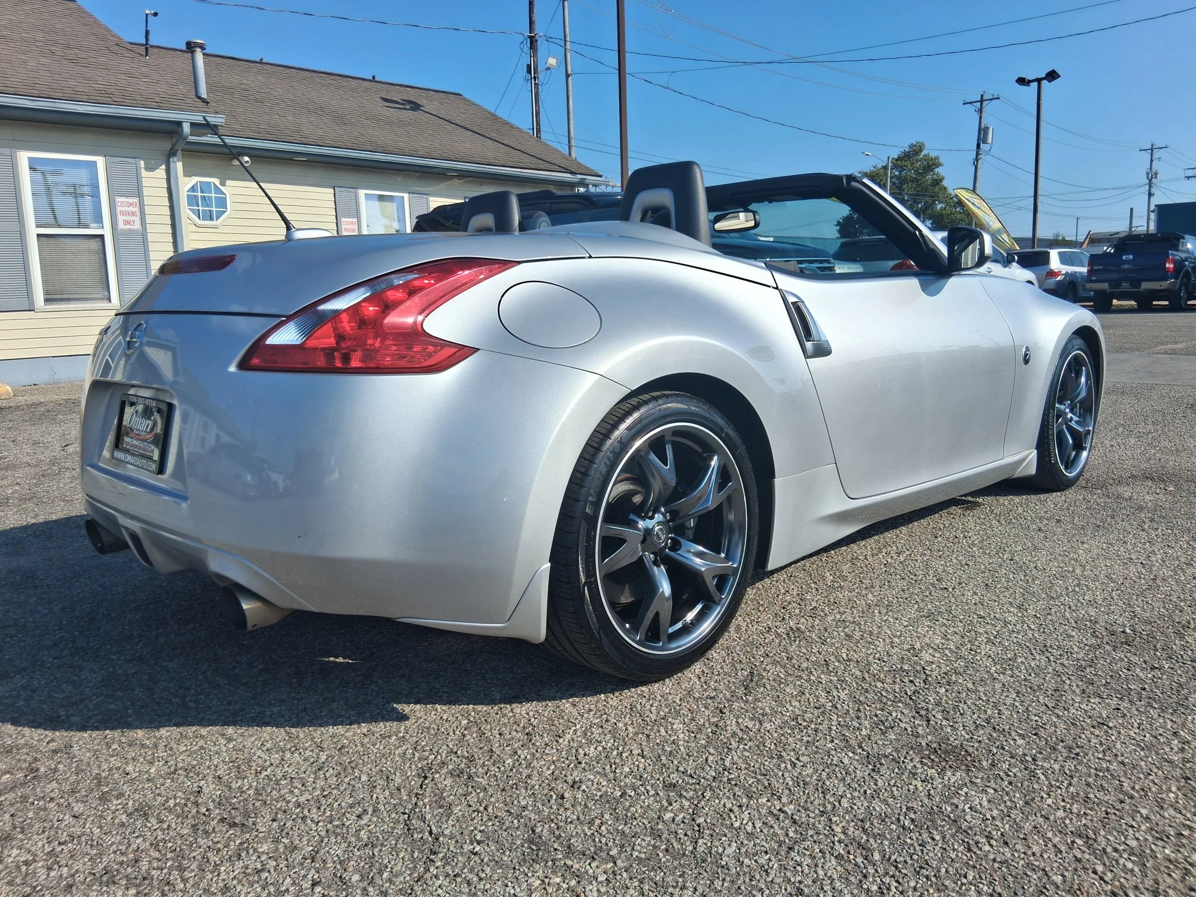 Used 2010 Nissan 370Z Touring w/ Sport Pkg RWD image 8