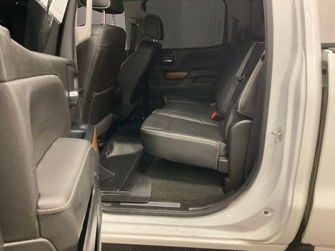 Used 2018 Chevrolet Silverado 1500 High Country image 23
