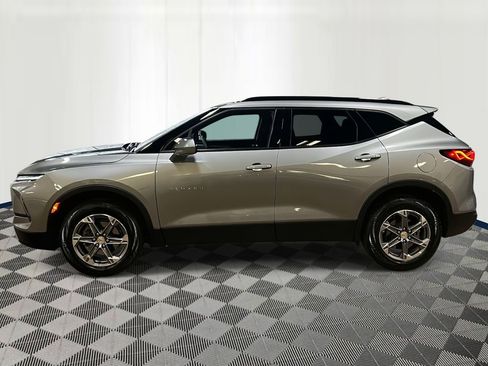 Used 2024 Chevrolet Blazer LT w/ Convenience Package FWD image 2