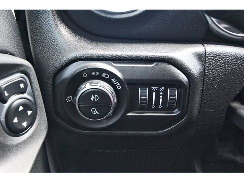 Used 2022 Jeep Gladiator Overland w/ Popular Equipment Package AWD/4WD image 20