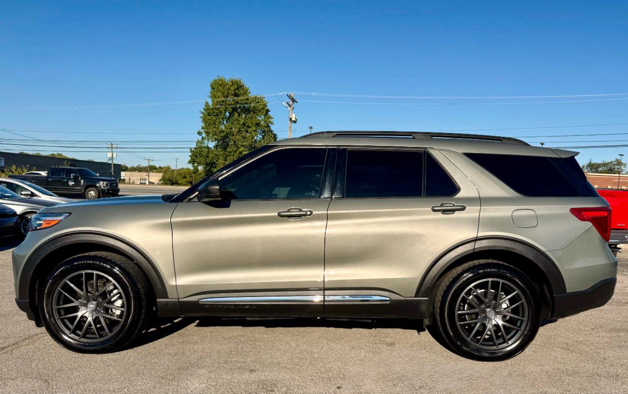 Used 2020 Ford Explorer XLT w/ Equipment Group 202A AWD/4WD image 5