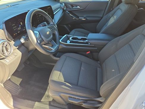 Used 2025 Chevrolet Equinox LT image 14