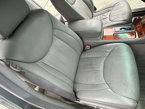 Used 2003 Lexus LS 430 RWD image 29