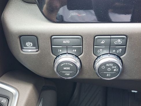 New 2026 GMC Sierra 1500 SLT w/ SLT Premium Package image 27