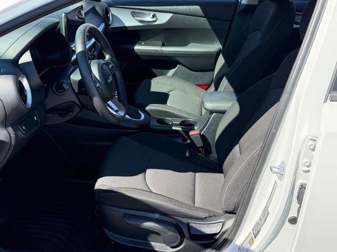 Used 2024 Kia Forte LXS FWD image 19