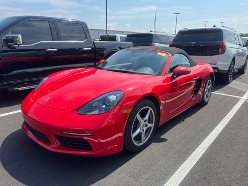 Used 2019 Porsche 718 Boxster RWD image 12