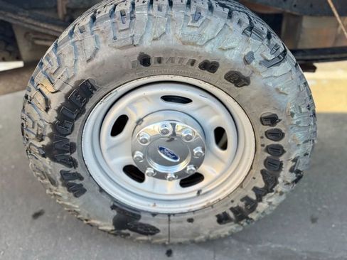 Used 2015 Ford F250 XL w/ Power Equipment Group image 10