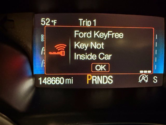 Used 2018 Ford Escape Titanium w/ Ford Safe & Smart Package AWD/4WD image 13