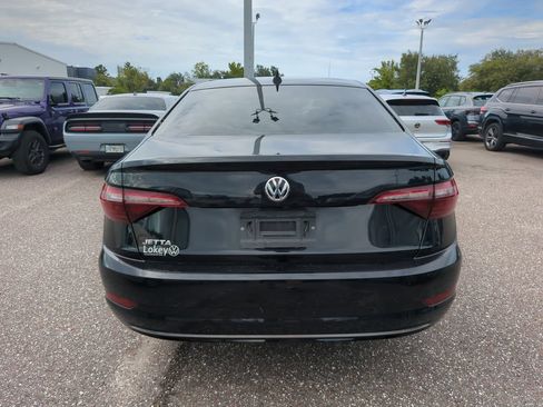 Used 2021 Volkswagen Jetta SE FWD image 4