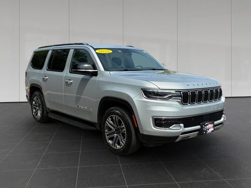 Used 2024 Jeep Wagoneer Series II w/ Flexible Seating Group AWD/4WD image 7