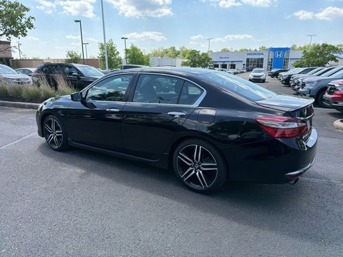 Used 2017 Honda Accord Sport Special Edition image 6