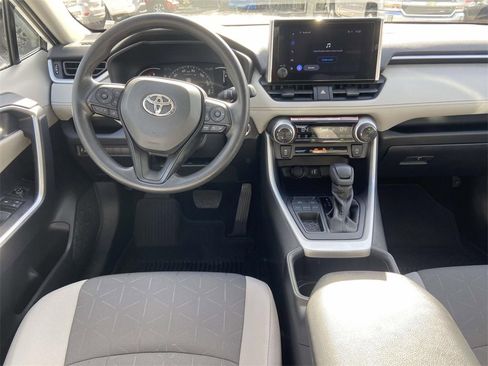 Used 2025 Toyota RAV4 XLE image 11