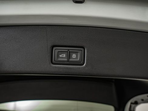 Used 2023 Audi Q4 e-tron Premium w/ Convenience Package image 36