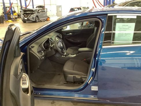 Used 2019 Chevrolet Malibu LS FWD image 9