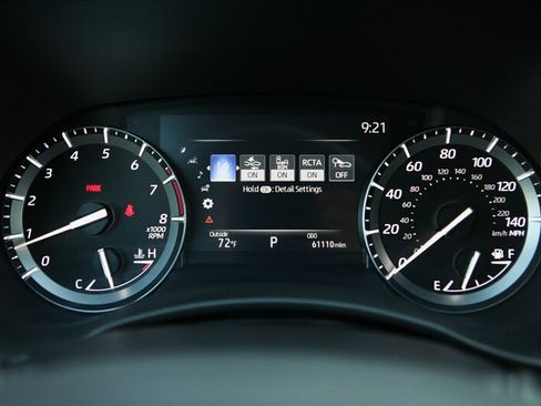 Used 2020 Toyota Highlander XLE AWD/4WD image 27