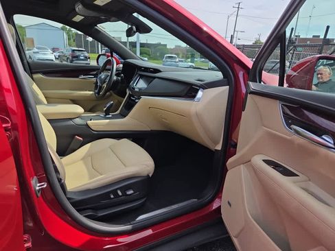 Used 2019 Cadillac XT5 Luxury FWD image 14