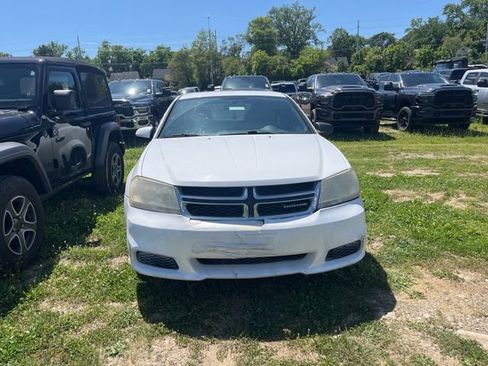 Used 2012 Dodge Avenger SXT FWD image 2