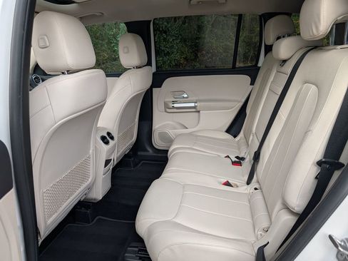 Used 2022 Mercedes-Benz GLB 250 image 26