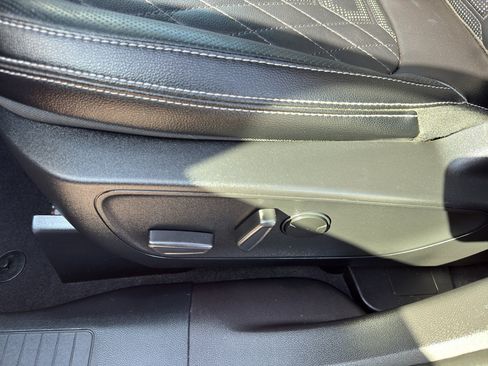 Used 2023 Ford Escape SE w/ PHEV Premium Package image 15