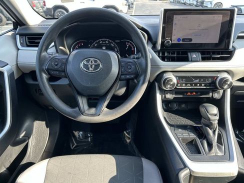 Used 2025 Toyota RAV4 XLE FWD image 17