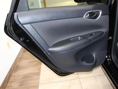 Used 2019 Nissan Sentra SV w/ Special Edition Package FWD image 25