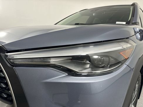 Used 2022 Toyota Corolla Cross XLE image 28