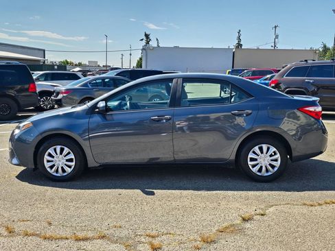 Used 2015 Toyota Corolla LE FWD image 4