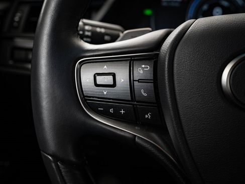 Certified 2025 Lexus ES 300h w/ Luxury Package image 28