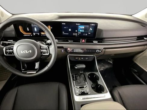 New 2026 Kia Carnival EX FWD image 6